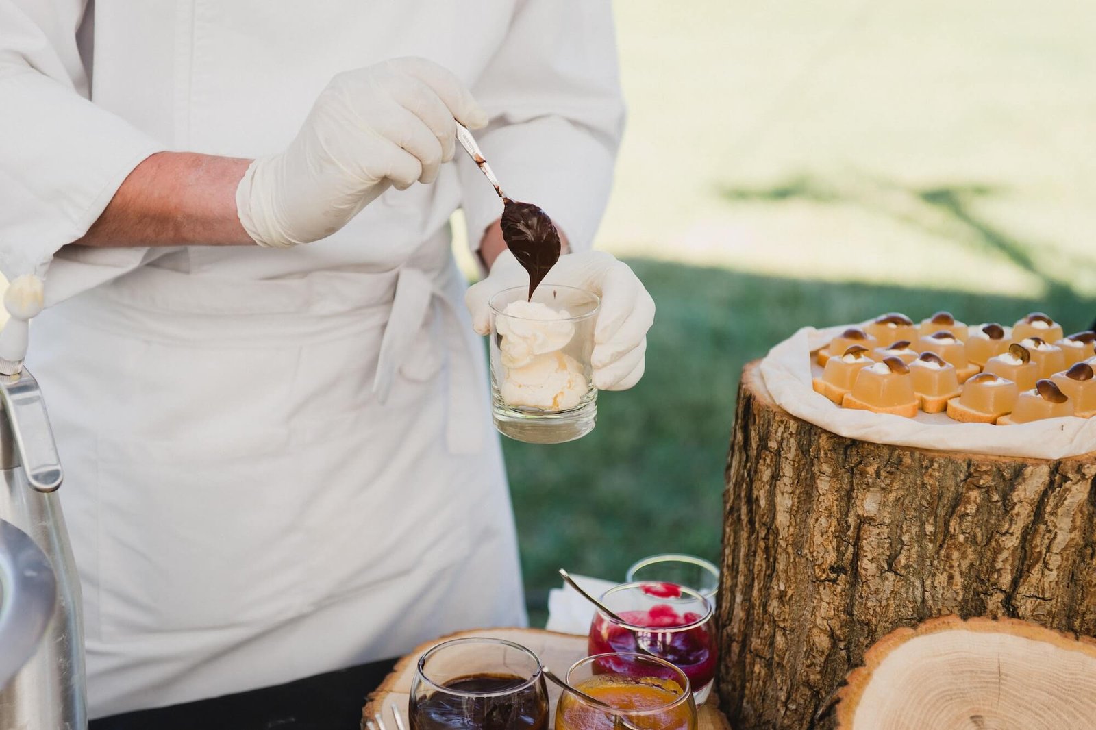 catering-banquet-table-at-the-reception-1-1.jpg