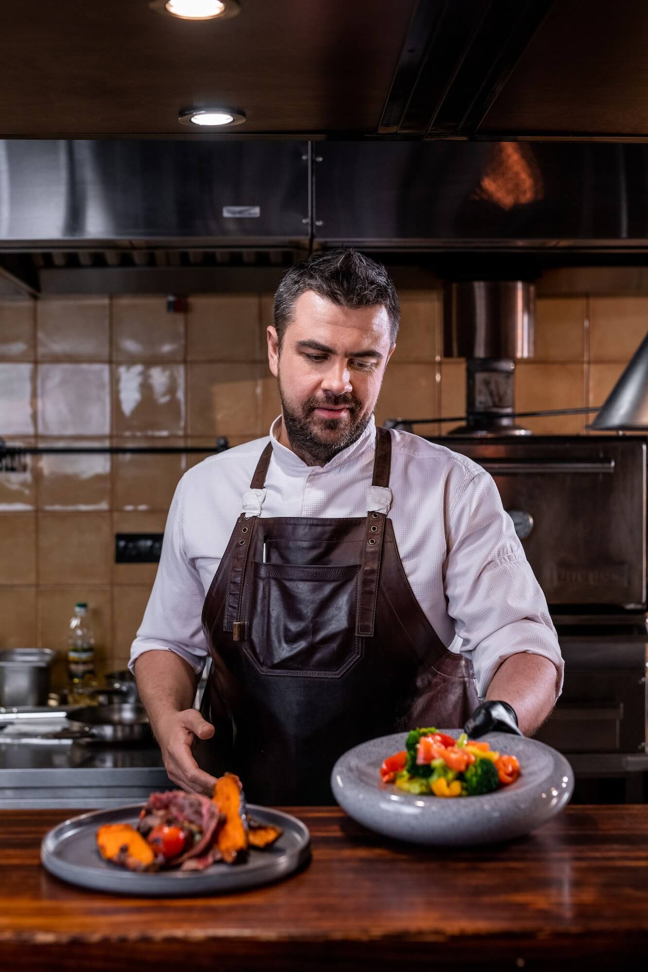 chef-serving-dishes.jpg